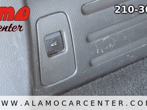 Used 2013 Lincoln MKX FWD image 29