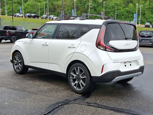 Used 2024 Kia Soul EX w/ Option Group 015 FWD image 4