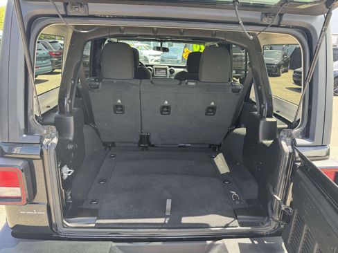 Used 2020 Jeep Wrangler Unlimited Sport S AWD/4WD image 15
