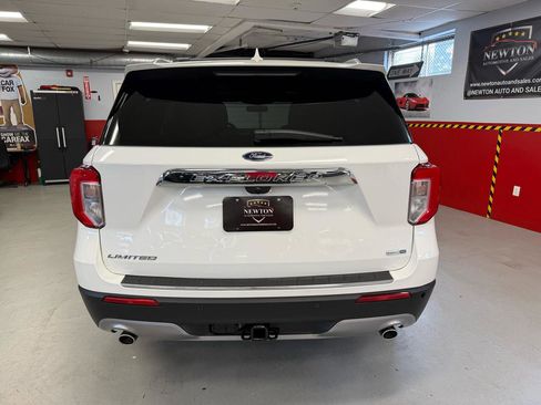 Used 2020 Ford Explorer Limited w/ Class III Trailer Tow Package image 5