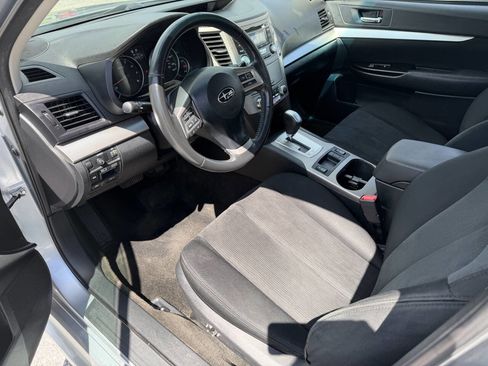 Used 2013 Subaru Legacy 2.5i Premium w/ All-Weather Pkg AWD/4WD image 9