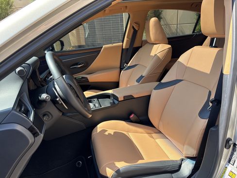 Used 2025 Lexus ES 350 w/ Premium Package FWD image 15