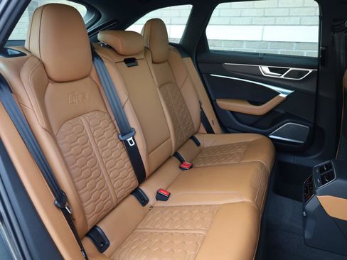 Used 2022 Audi RS 6 w/ Executive Package AWD/4WD image 26