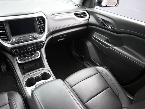 Certified 2023 GMC Acadia SLT image 17