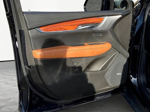 Used 2021 Cadillac XT5 Premium Luxury image 22