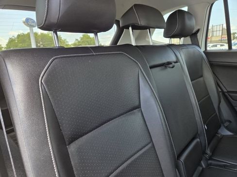 Used 2021 Volkswagen Tiguan SE w/ Panoramic Sunroof Package AWD/4WD image 29