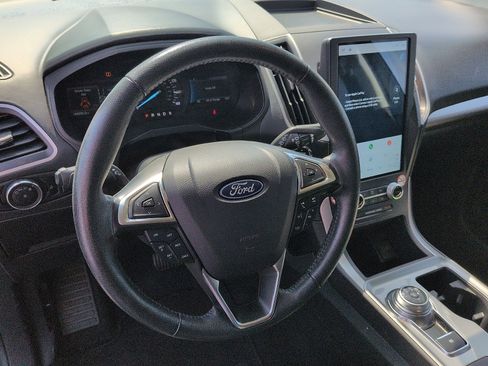 Used 2024 Ford Edge SEL AWD/4WD image 9