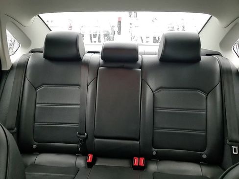 Used 2017 Volkswagen Passat 1.8T SE w/ SE Lighting Package image 23