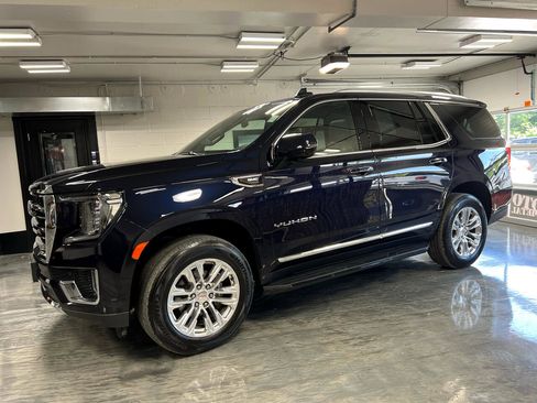 Used 2021 GMC Yukon SLT w/ SLT Luxury Plus Package image 5