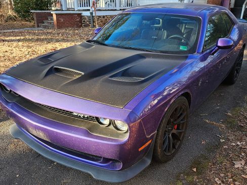 Used 2016 Dodge Challenger SRT Hellcat image 2