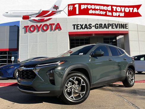 Used 2025 Chevrolet Trax LT image 1