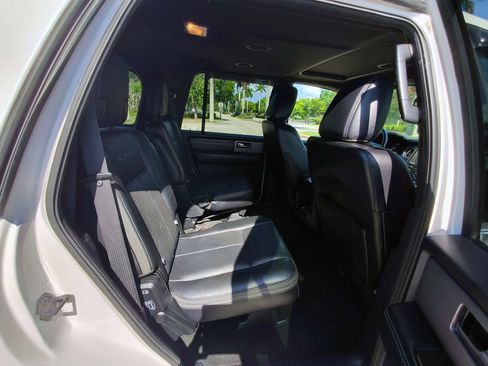 Used 2017 Ford Expedition Platinum RWD image 14