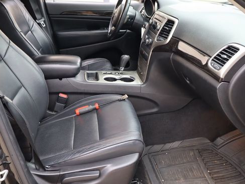 Used 2013 Jeep Grand Cherokee Laredo w/ Laredo E Group RWD image 15