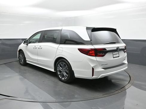 Used 2026 Honda Odyssey Touring image 5