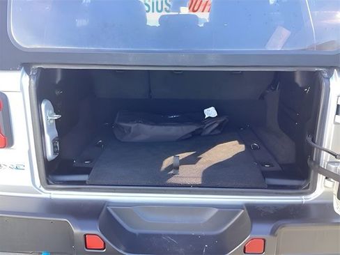 Used 2024 Jeep Wrangler Unlimited Sahara AWD/4WD image 9