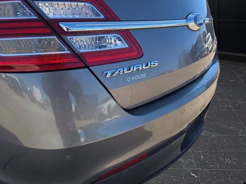 Used 2013 Ford Taurus SEL image 32