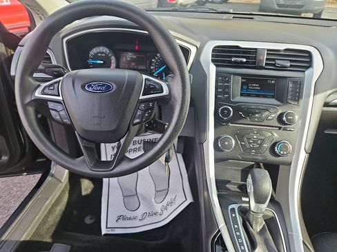 Used 2016 Ford Fusion SE image 21