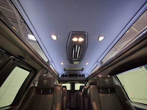 Used 2015 Chevrolet Express 2500 Extended image 28