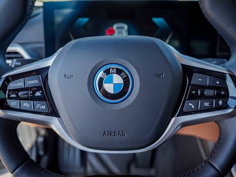 Used 2025 BMW i4 xDrive40i w/ Premium Package image 15