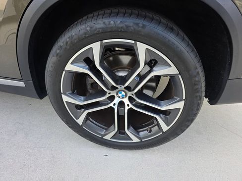 Certified 2024 BMW X5 xDrive40i w/ Premium Package AWD/4WD image 17