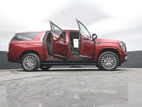 New 2026 GMC Yukon XL Denali w/ Sun & Power Step Package AWD/4WD image 39