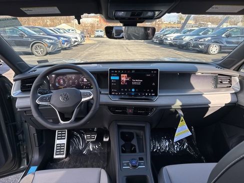 New 2026 Volkswagen Tiguan SE R-Line image 9