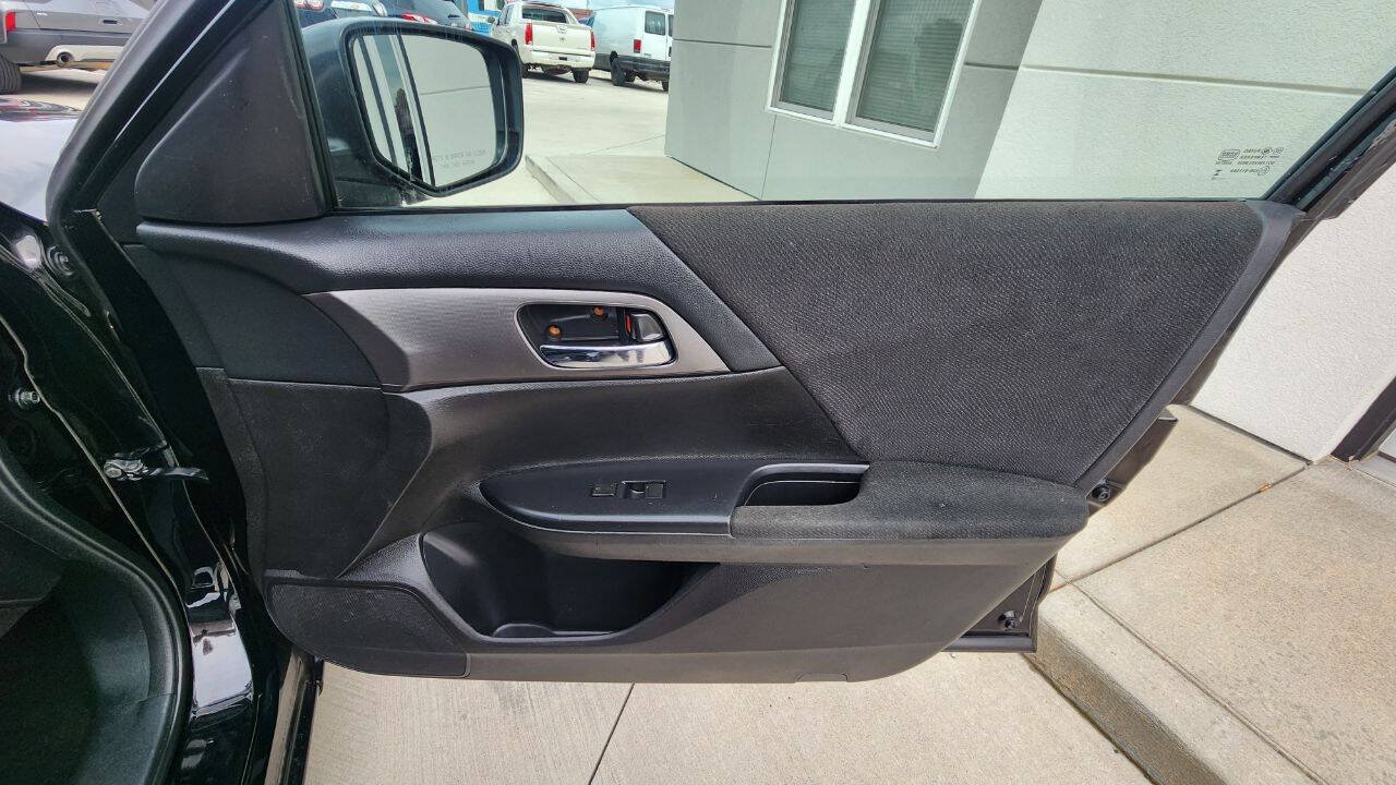 Used 2013 Honda Accord LX image 17