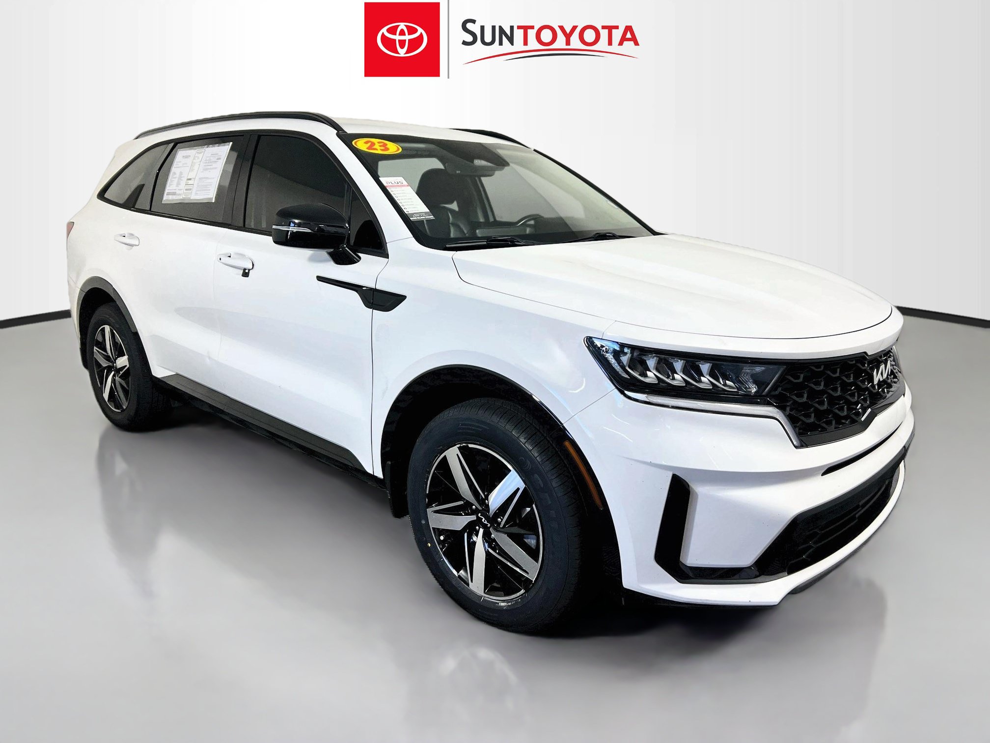 Used 2023 Kia Sorento S FWD image 1