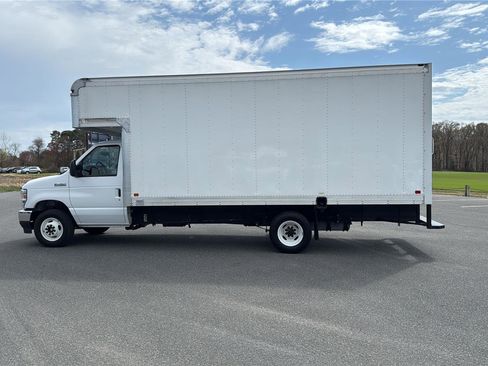 Used 2023 Ford E-450 and Econoline 450 Super Duty w/ Power Windows & Locks Group image 3