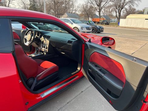 Used 2014 Dodge Challenger SRT8 w/ Harman/Kardon Audio Group image 18