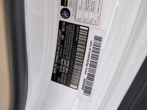 Used 2017 Mercedes-Benz SL 550 550 Roadster / 4.7L V8 / Massa image 50