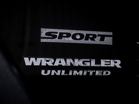 Used 2016 Jeep Wrangler Unlimited Sport w/ Quick Order Package 24S AWD/4WD image 16