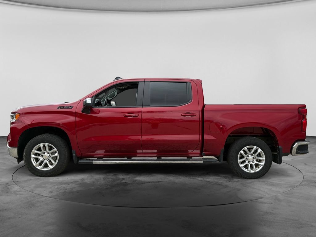 Used 2023 Chevrolet Silverado 1500 LT w/ Z71 Off-Road Package AWD/4WD image 5