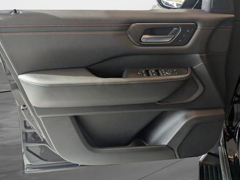 New 2026 Nissan Armada PRO-4X w/ Captain's Chari Seat Package AWD/4WD image 9