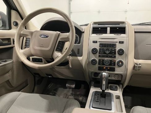 Used 2009 Ford Escape Limited AWD/4WD image 32