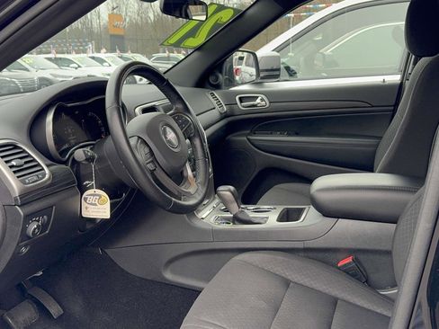 Used 2021 Jeep Grand Cherokee Laredo w/ Security & Convenience Group image 27