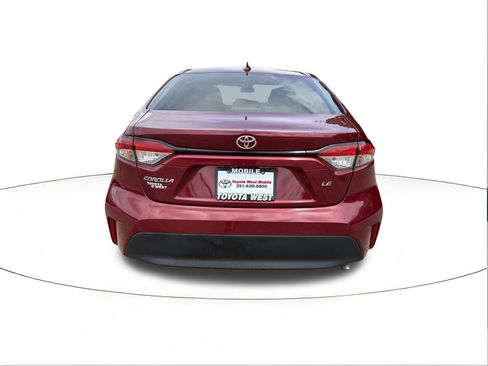 Used 2024 Toyota Corolla LE FWD image 4