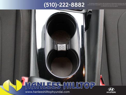 Used 2023 Hyundai Elantra Blue image 17