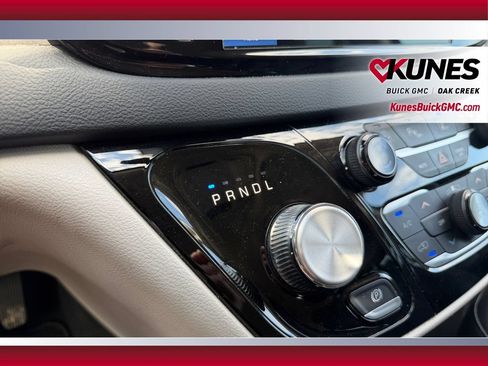 Used 2023 Chrysler Pacifica Touring-L FWD image 29