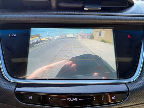 Used 2018 Cadillac XT5 FWD image 17