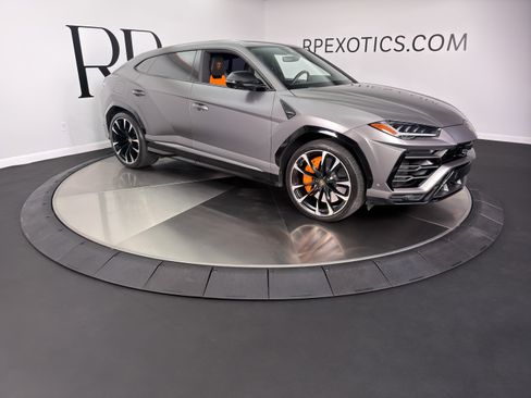 Used 2021 Lamborghini Urus AWD/4WD image 11