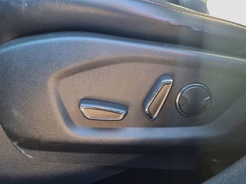 Used 2017 Ford Explorer XLT w/ Equipment Group 202A image 34