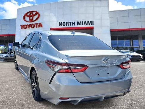 Used 2024 Toyota Camry SE w/ Convenience Package FWD image 3