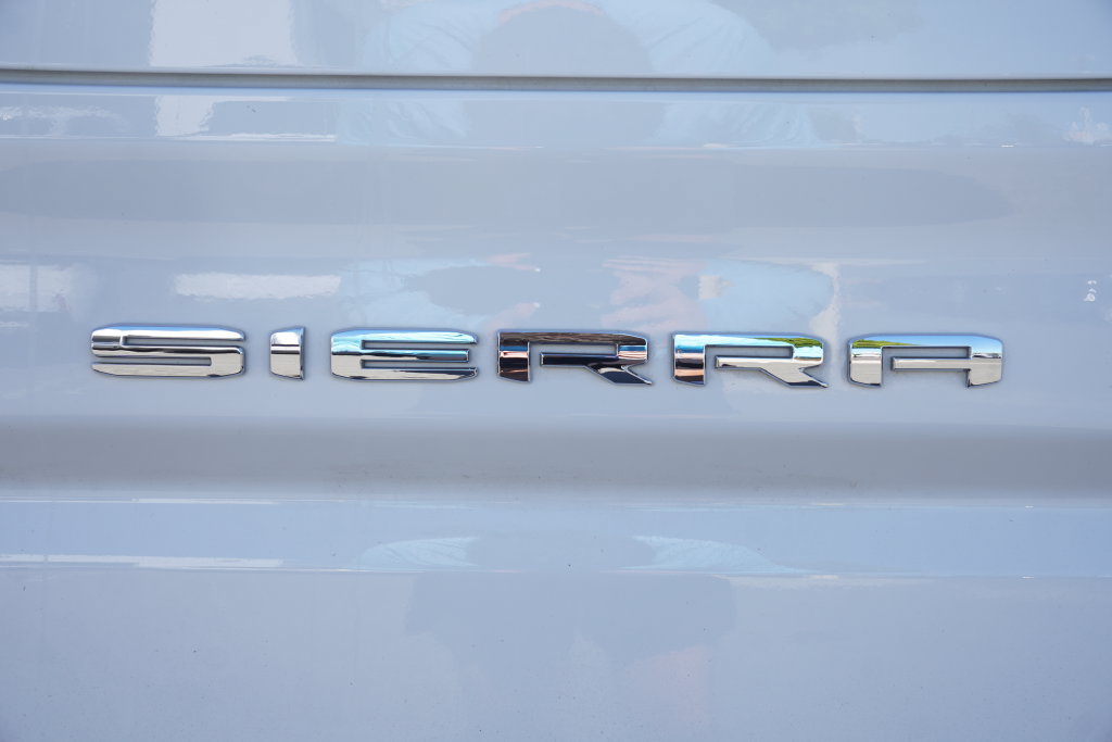 Used 2023 GMC Sierra 1500 SLT w/ SLT Convenience Package AWD/4WD image 14