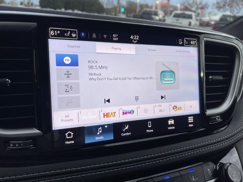 New 2026 Chrysler Pacifica Select image 33