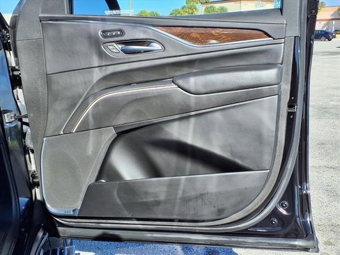 Used 2022 Cadillac Escalade ESV Sport Platinum image 15