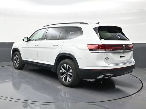 Used 2025 Volkswagen Atlas SE FWD image 3