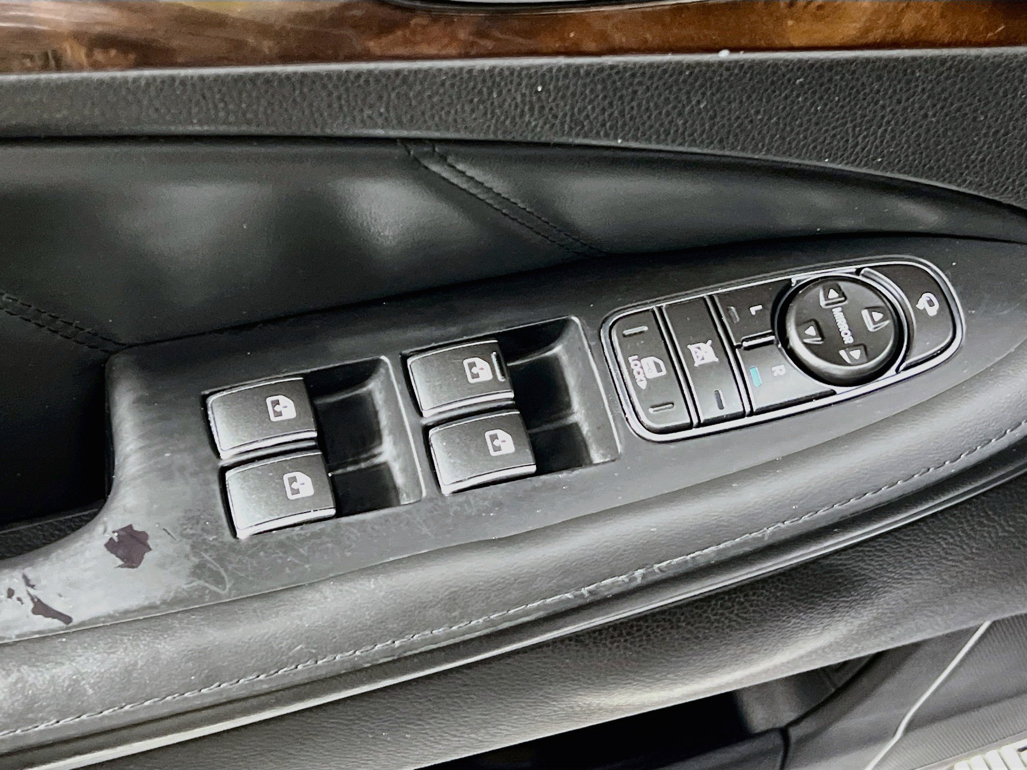 Used 2013 Hyundai Equus Signature RWD image 17