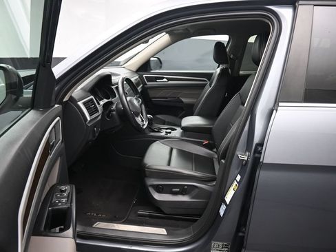 Used 2021 Volkswagen Atlas SE w/ Towing Package AWD/4WD image 12
