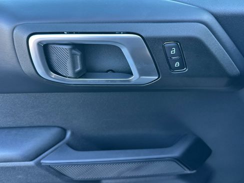 New 2025 Ford Bronco Badlands image 11